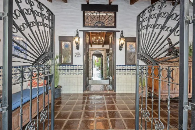 $5,890,000 | 17507 Los Morros, Rancho Santa Fe, CA 92067