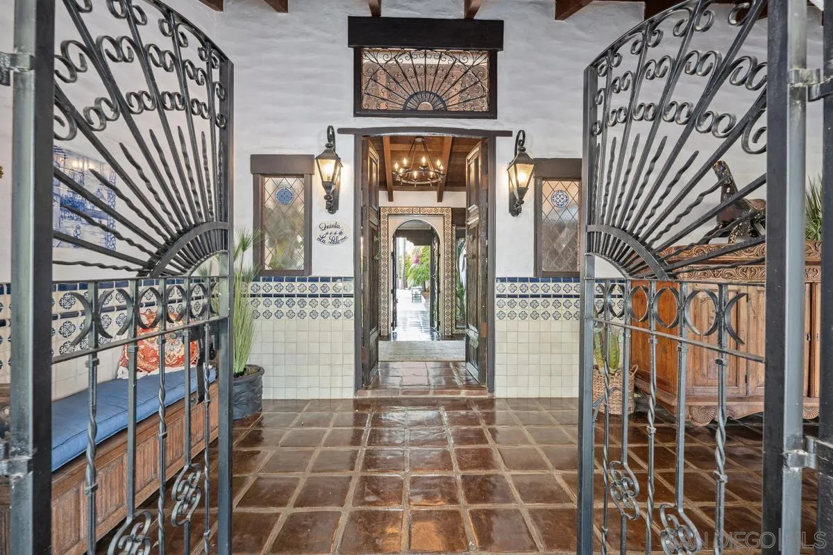 17507 Los Morros Rancho Santa Fe, CA 92067 - Photo 26 of 60 Entry