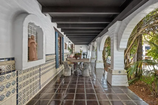 $5,890,000 | 17507 Los Morros, Rancho Santa Fe, CA 92067