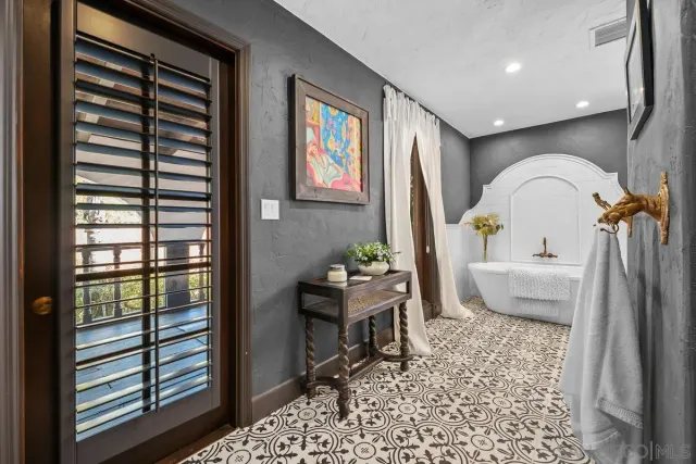 $5,890,000 | 17507 Los Morros, Rancho Santa Fe, CA 92067