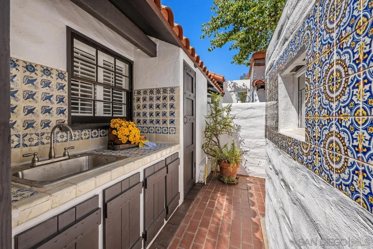 17507 Los Morros Rancho Santa Fe, CA 92067 - Photo 54 of 60 a view of a balcony and chair