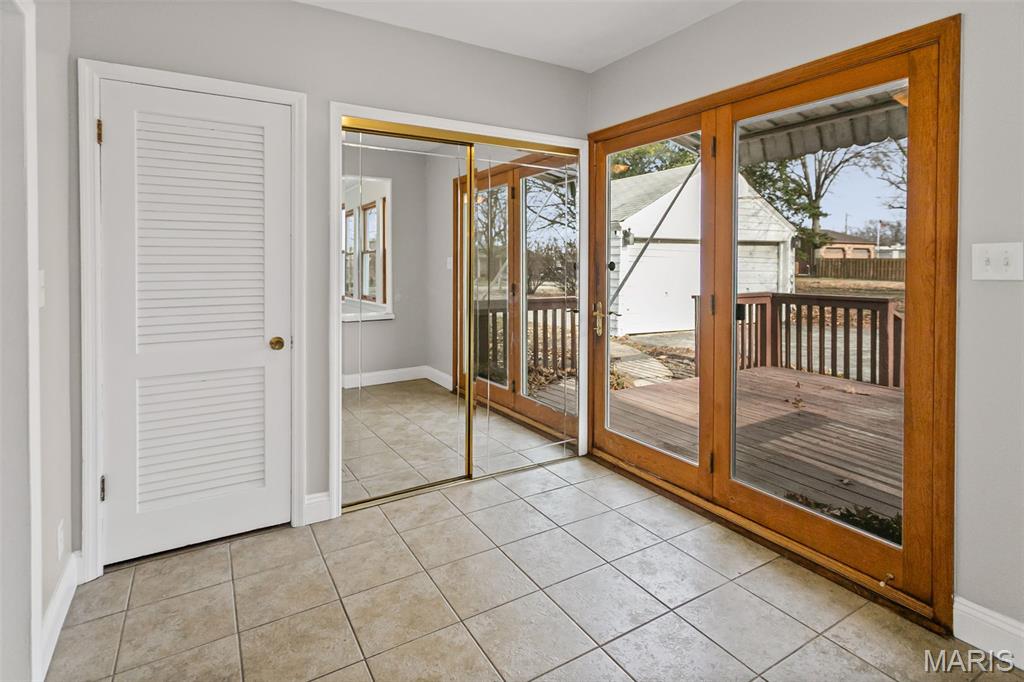 804 Enos Lane Godfrey, IL 62035 - Photo 19 of 48