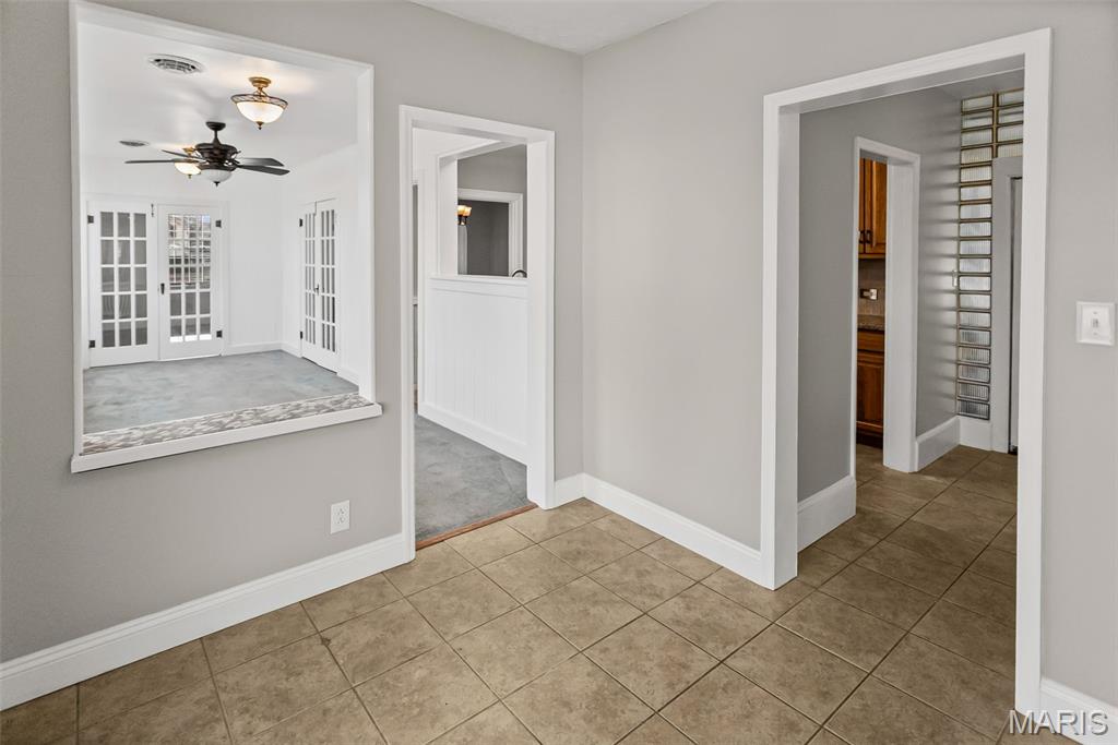 804 Enos Lane Godfrey, IL 62035 - Photo 20 of 48