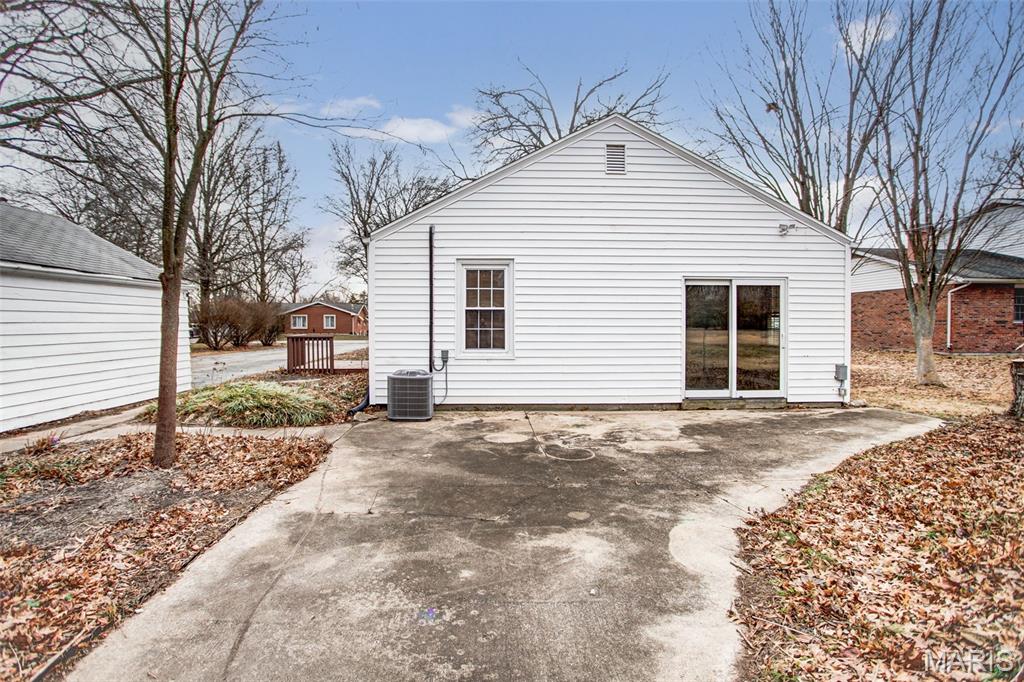 804 Enos Lane Godfrey, IL 62035 - Photo 45 of 48