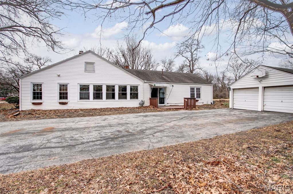 804 Enos Lane Godfrey, IL 62035 - Photo 6 of 48