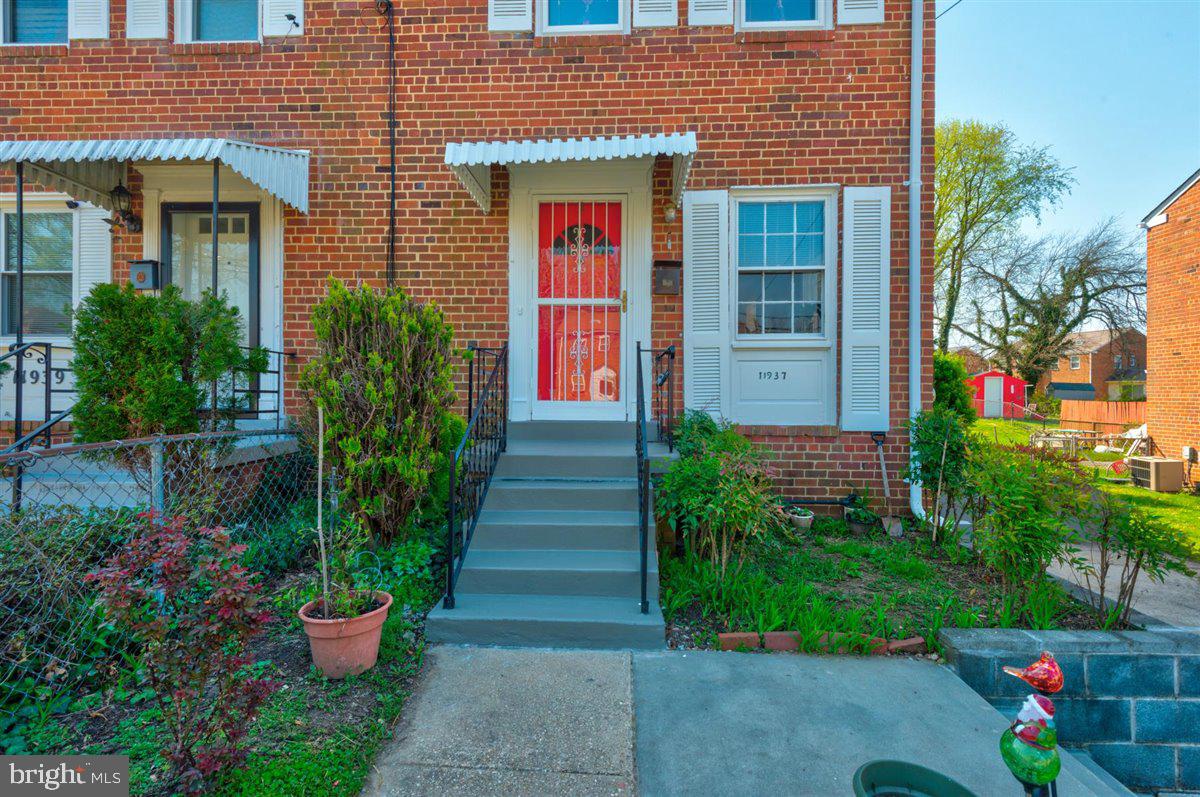 11937 Bluhill Road Silver Spring, MD 20902 - Photo 2 of 33