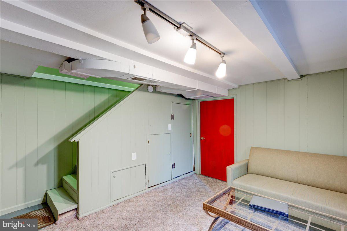 11937 Bluhill Road Silver Spring, MD 20902 - Photo 12 of 33