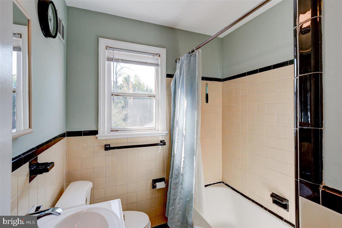 11937 Bluhill Road Silver Spring, MD 20902 - Photo 30 of 33
