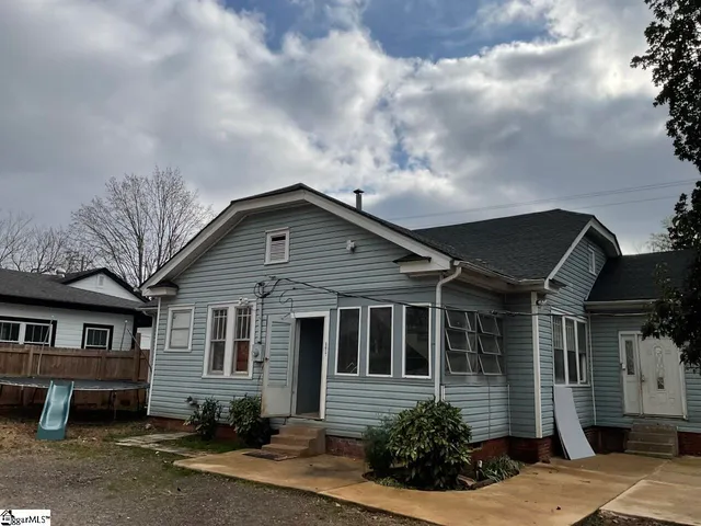 $199,900 | 101 East Blue Ridge Drive, Greenville, SC 29609