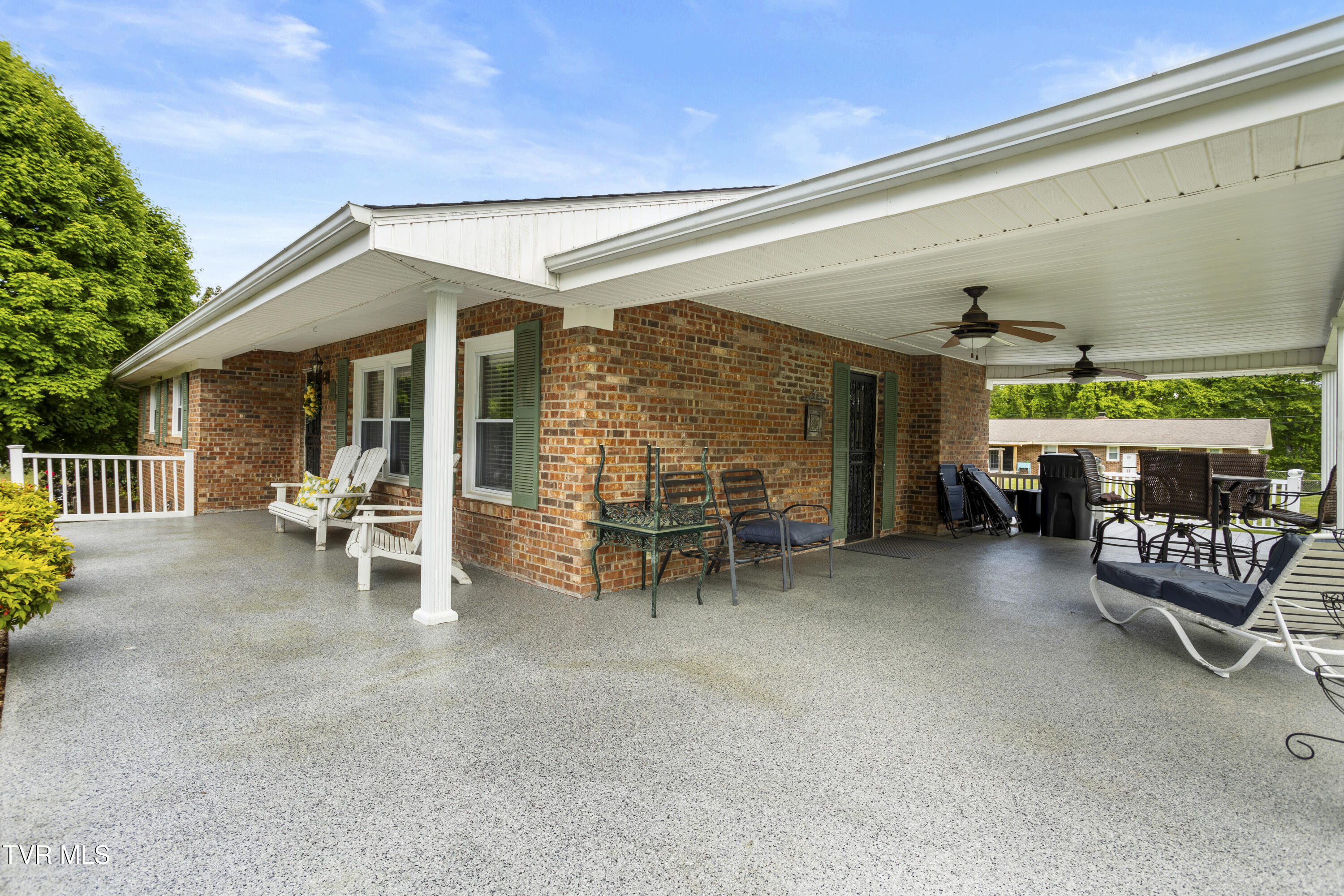 104 Ridgemont Street Bristol, TN 37620 - Photo 4 of 60 177A3720-HDR