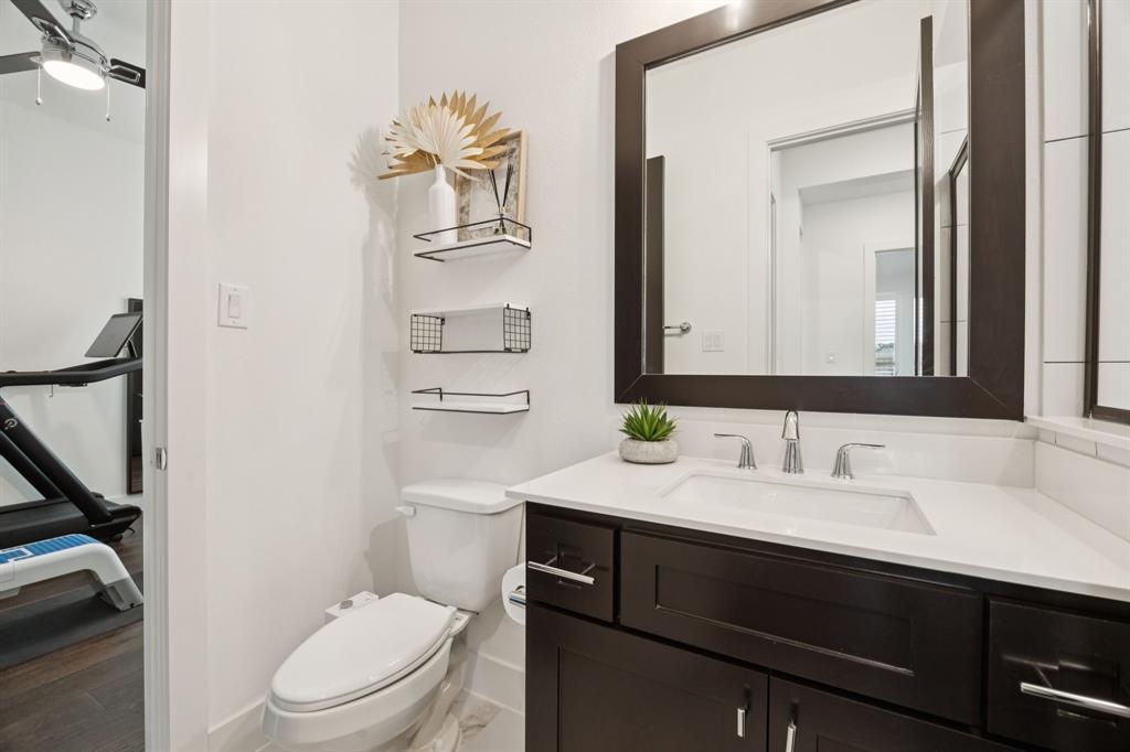 7024 Prairie Ridge Road Argyle, TX 76226 - Photo 27 of 40 Well-Appointed Full Bath Featuring Quality Finishes and Thoughtful Details