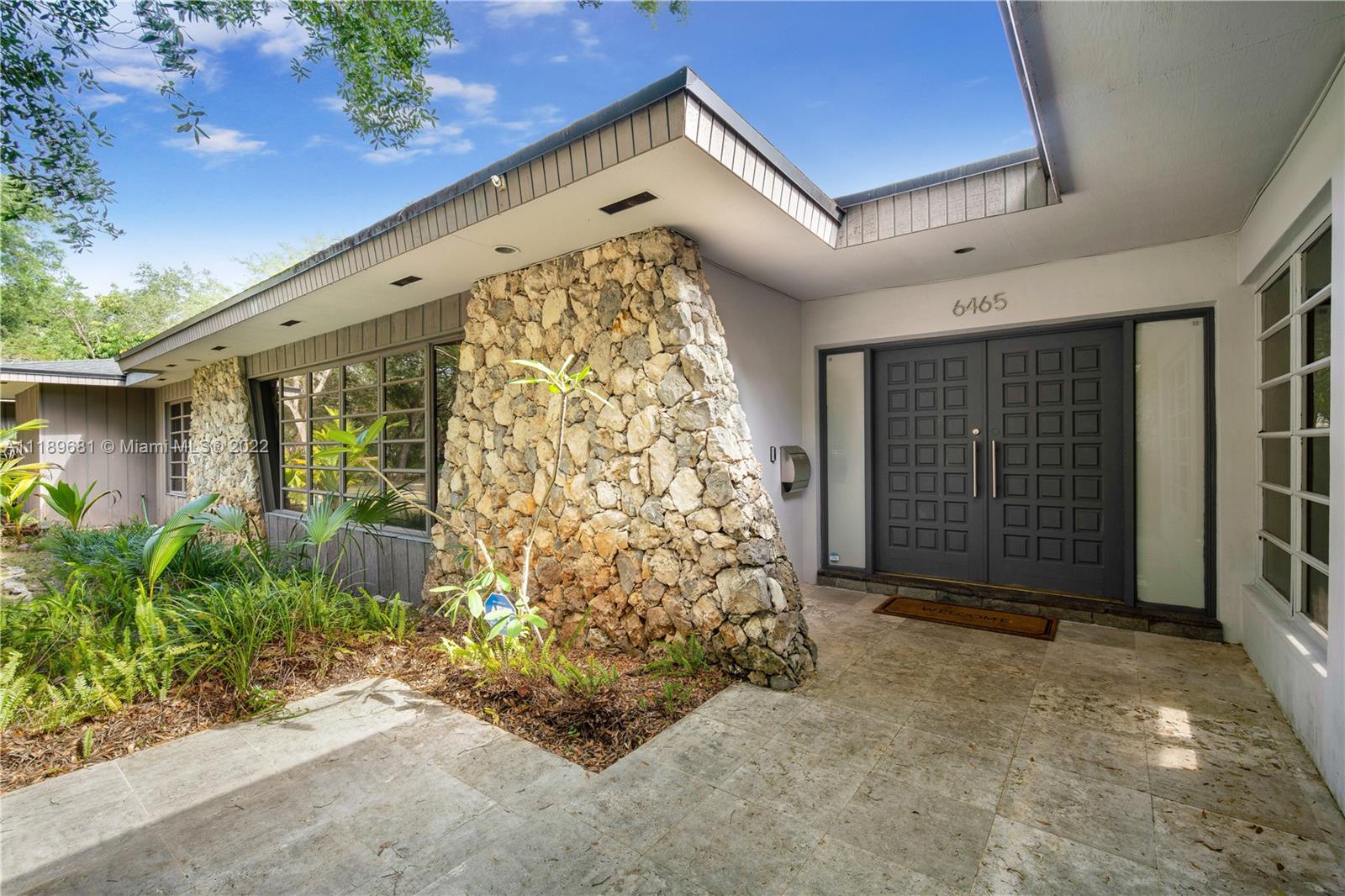 6465 Southwest 126th Street Road Pinecrest, FL 33156 - Photo 33 of 37 a view of backyard with garden