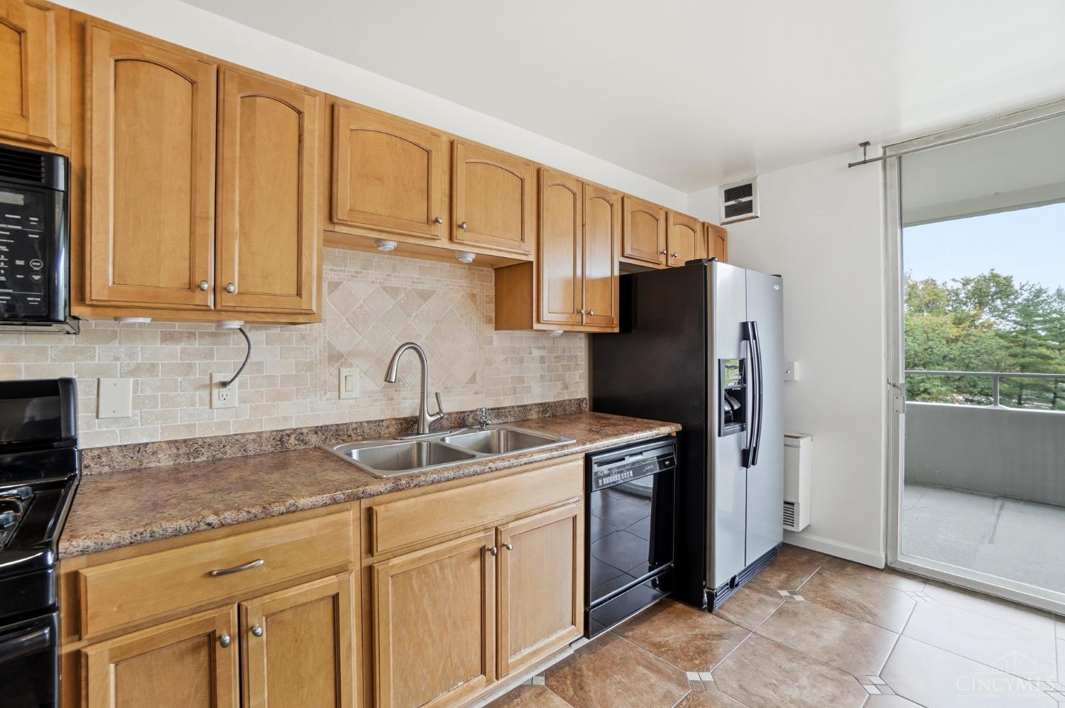 2324 Madison Road, Unit 403 Cincinnati, OH 45208 - Photo 17 of 40