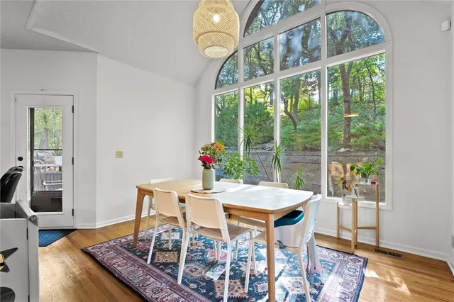 $565,000 | 7621 Lichtenauer Drive, Shawnee, KS 66217