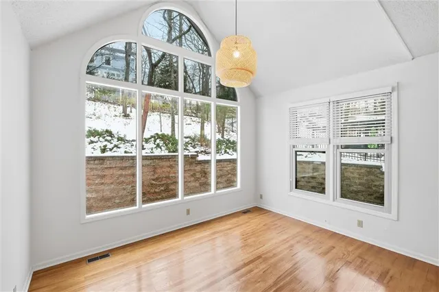 $565,000 | 7621 Lichtenauer Drive, Shawnee, KS 66217