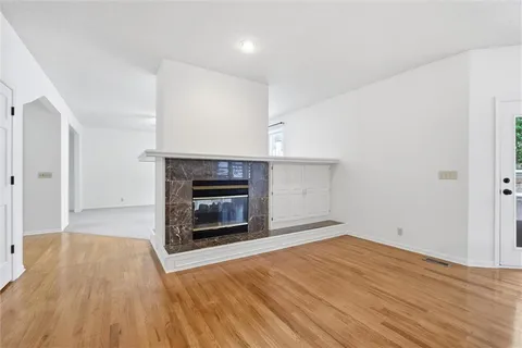 $565,000 | 7621 Lichtenauer Drive, Shawnee, KS 66217