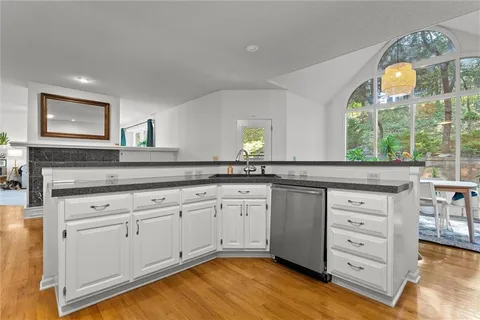 $565,000 | 7621 Lichtenauer Drive, Shawnee, KS 66217