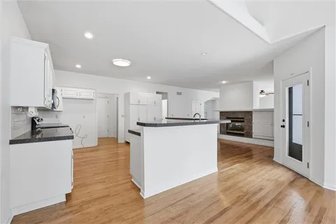 $565,000 | 7621 Lichtenauer Drive, Shawnee, KS 66217