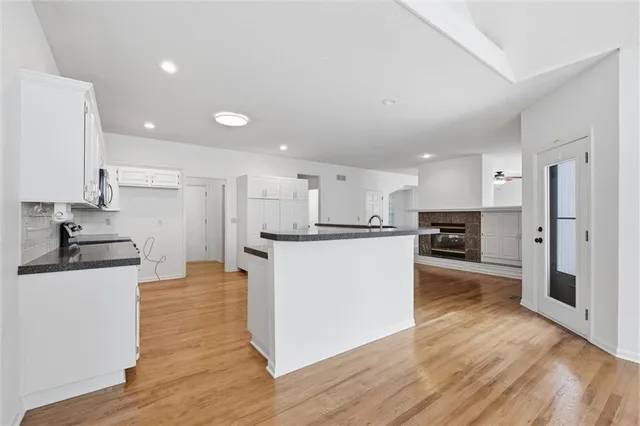 $565,000 | 7621 Lichtenauer Drive, Shawnee, KS 66217