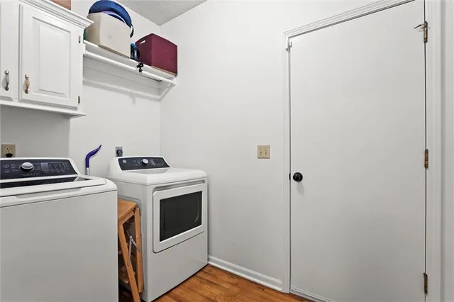 $565,000 | 7621 Lichtenauer Drive, Shawnee, KS 66217