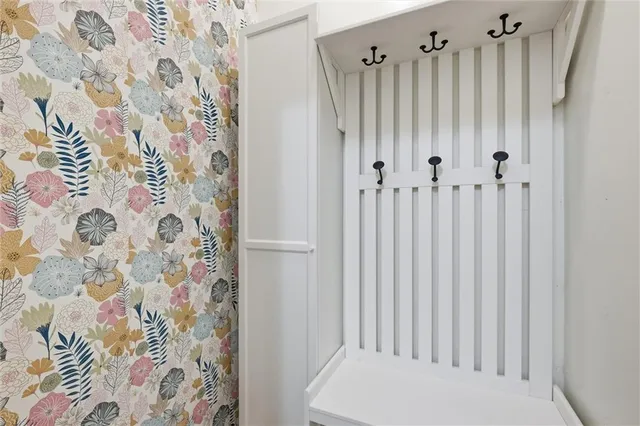 $565,000 | 7621 Lichtenauer Drive, Shawnee, KS 66217