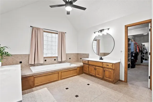 $565,000 | 7621 Lichtenauer Drive, Shawnee, KS 66217