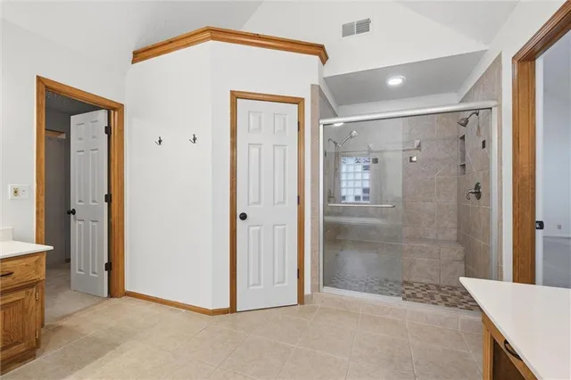 $565,000 | 7621 Lichtenauer Drive, Shawnee, KS 66217