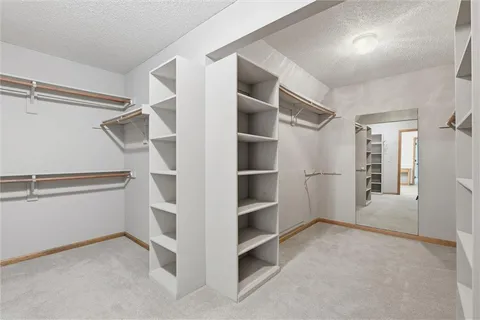 $565,000 | 7621 Lichtenauer Drive, Shawnee, KS 66217