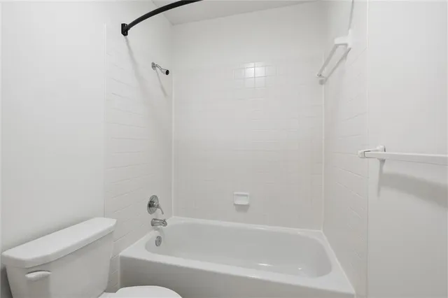 $565,000 | 7621 Lichtenauer Drive, Shawnee, KS 66217