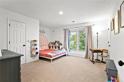 $565,000 | 7621 Lichtenauer Drive, Shawnee, KS 66217