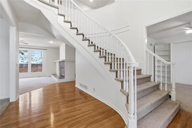 $565,000 | 7621 Lichtenauer Drive, Shawnee, KS 66217