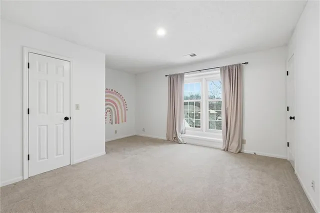 $565,000 | 7621 Lichtenauer Drive, Shawnee, KS 66217