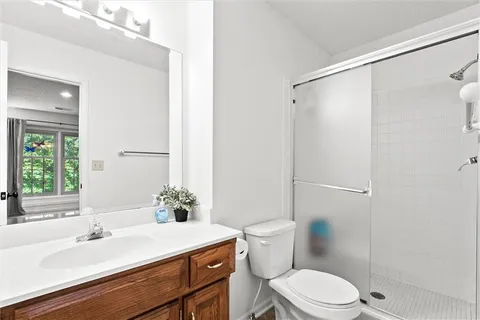 $565,000 | 7621 Lichtenauer Drive, Shawnee, KS 66217