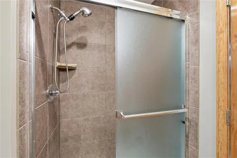 $565,000 | 7621 Lichtenauer Drive, Shawnee, KS 66217