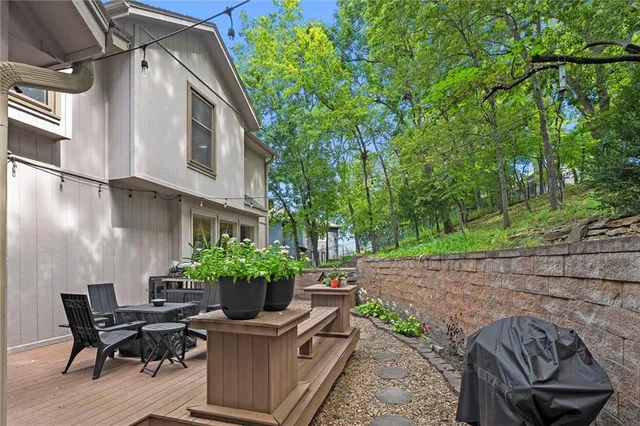 $565,000 | 7621 Lichtenauer Drive, Shawnee, KS 66217