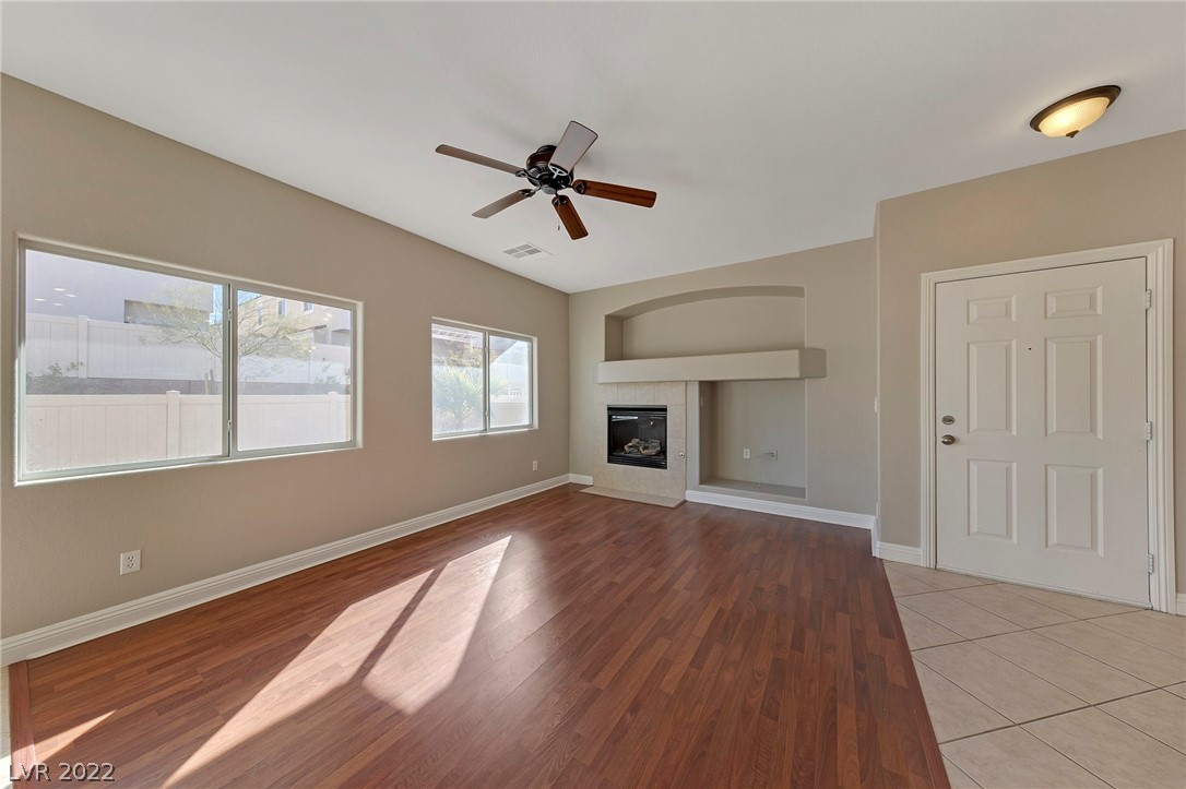 1066 Slate Crossing Lane, Unit 2 Henderson, NV 89002 - Photo 3 of 27
