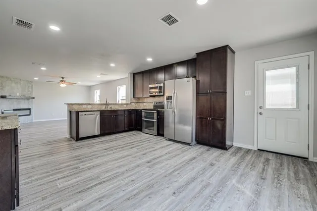 $2,800 | 1416 Puerto Lago Drive, Little Elm, TX 75068