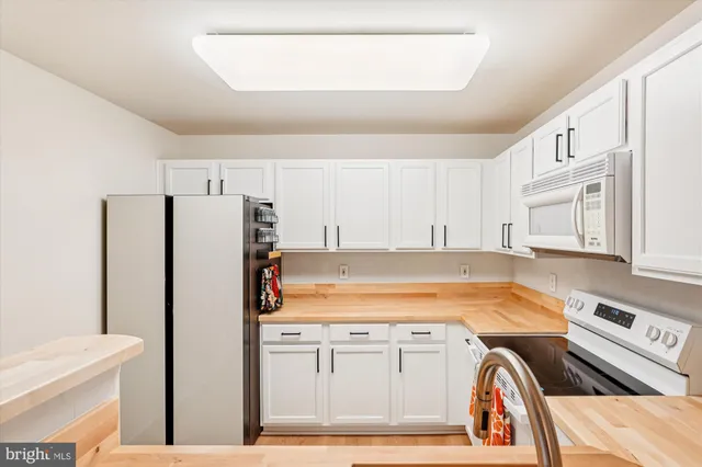 $339,900 | 2155 Scotts Crossing Court, Unit 303, Annapolis, MD 21401