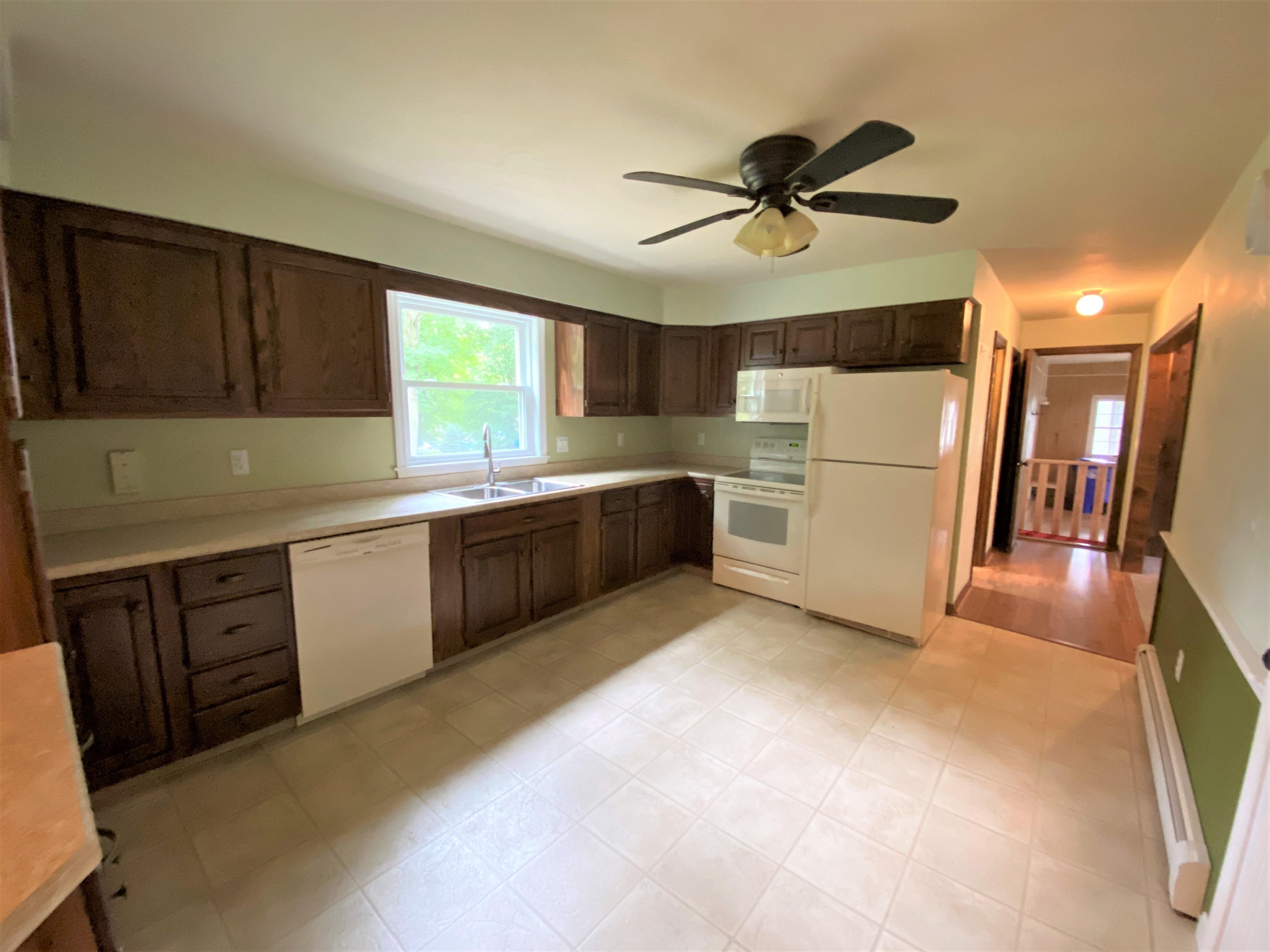 284 Huse Road Manchester, NH 03103 - Photo 13 of 31