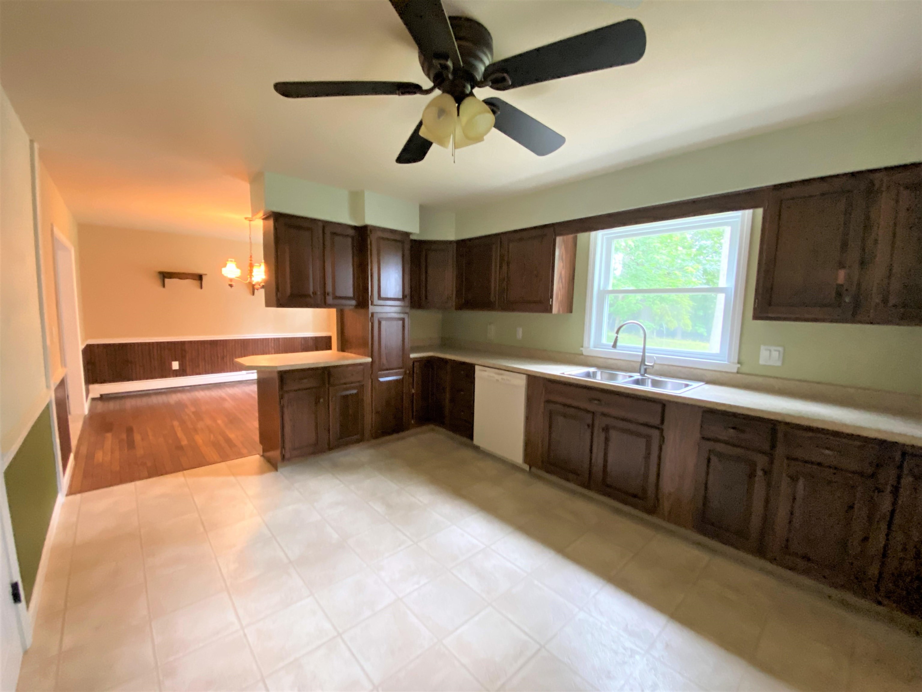 284 Huse Road Manchester, NH 03103 - Photo 14 of 31