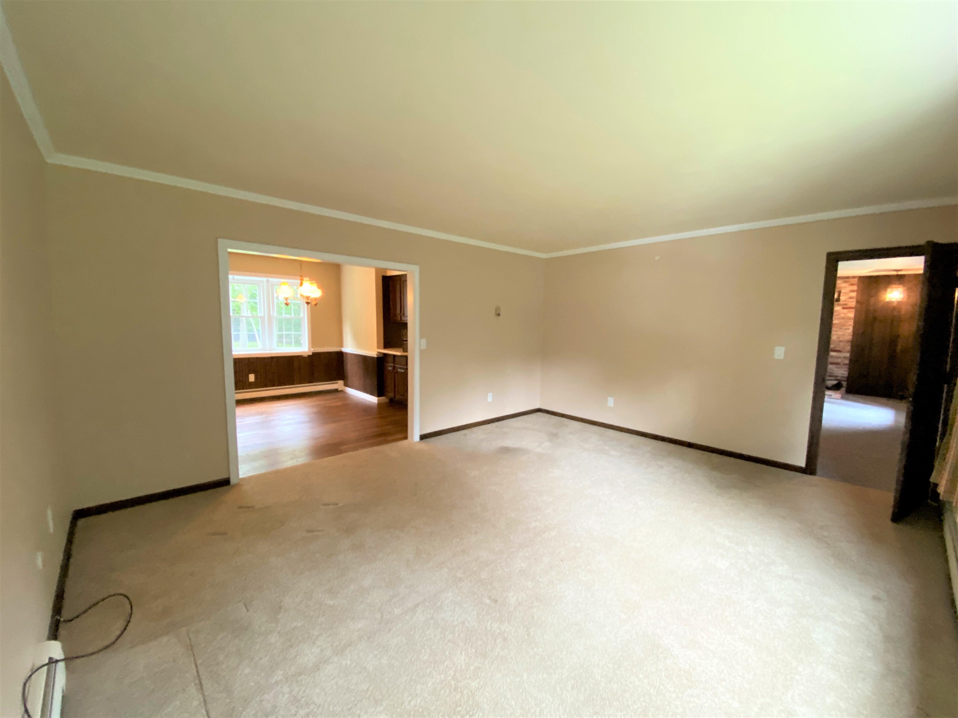 284 Huse Road Manchester, NH 03103 - Photo 4 of 31