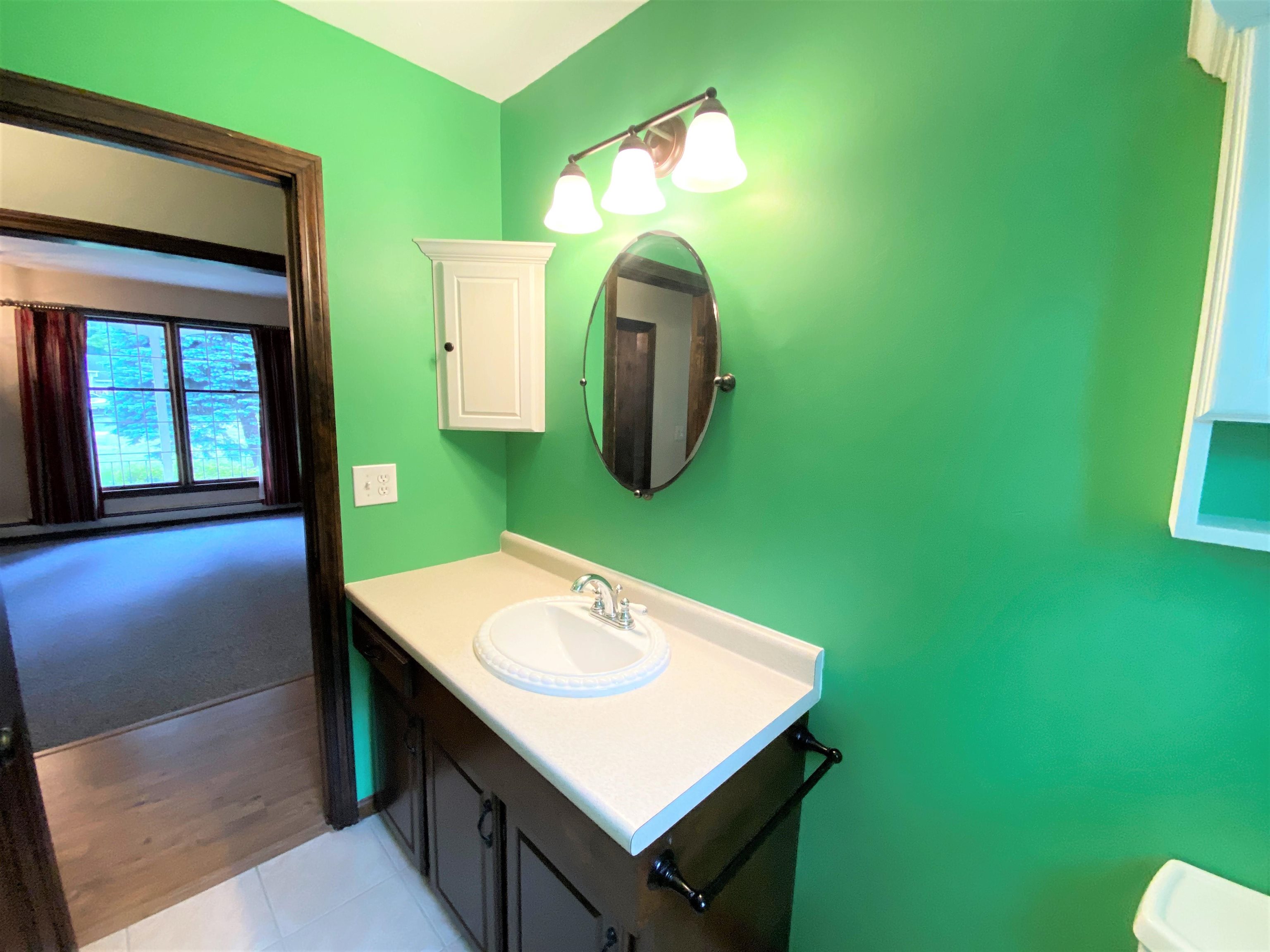 284 Huse Road Manchester, NH 03103 - Photo 8 of 31