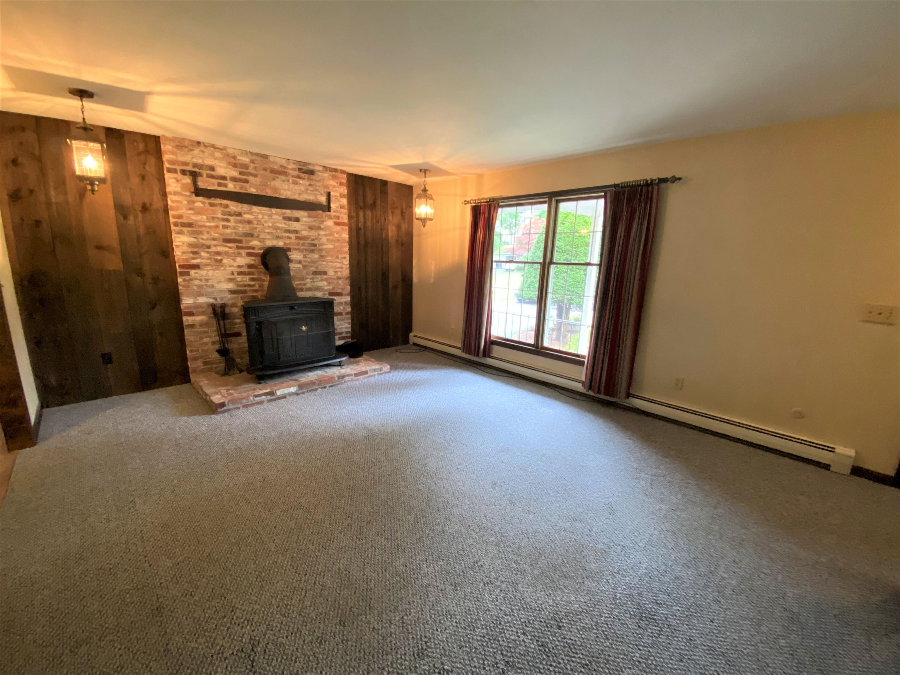 284 Huse Road Manchester, NH 03103 - Photo 9 of 31