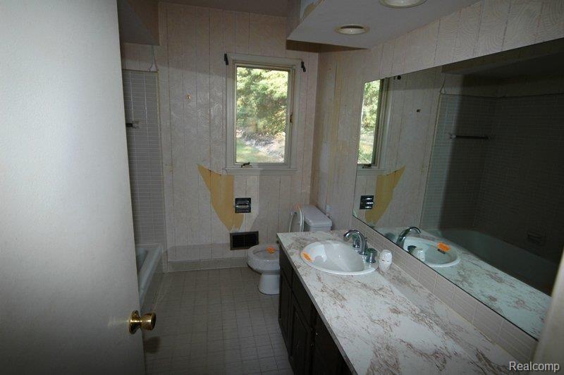 4848 Freer Street Rochester, MI 48306 - Photo 11 of 20 DSC_0011
