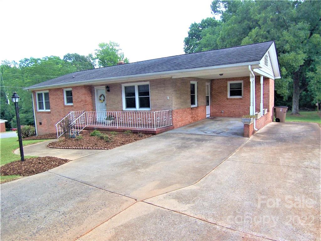 902 Wyke Road Shelby, NC 28150 - Photo 4 of 29 Gallery Image 4