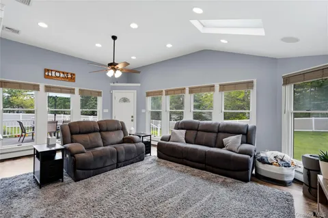 $815,000 | 12 Buccaneer Lane, East Setauket, NY 11733