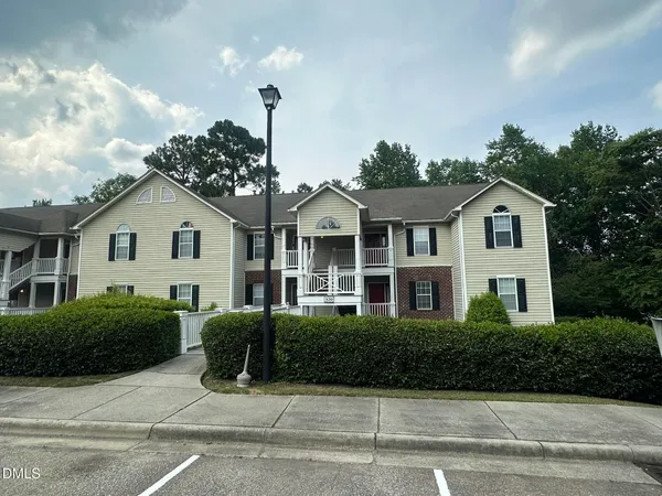 $1,550 | 320 Bubble Creek Court, Unit 7, Fayetteville, NC 28311