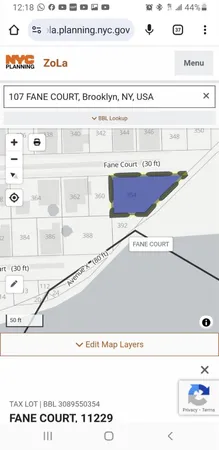 a picture of a black and white photo