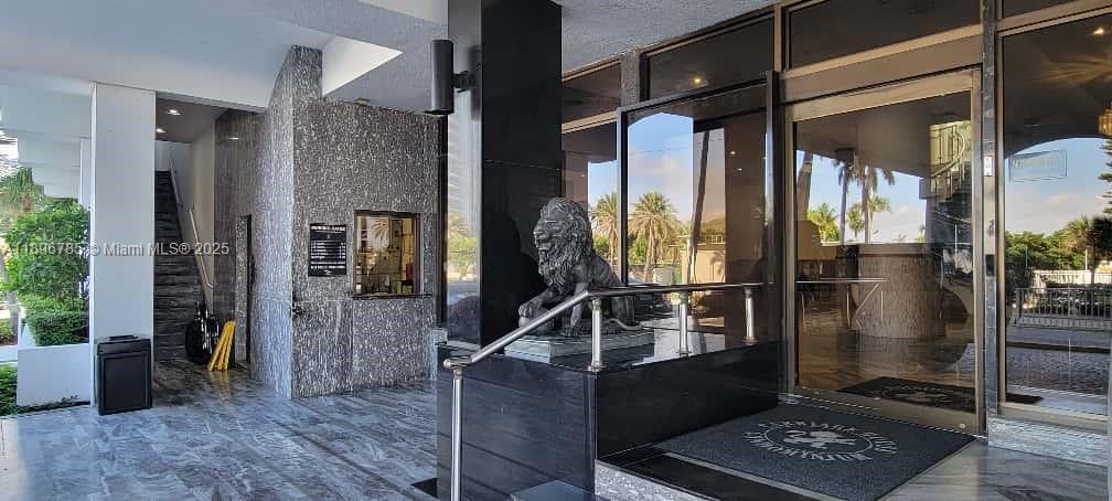 5401 Collins Avenue, Unit 214 Miami Beach, FL 33140 - Photo 3 of 37