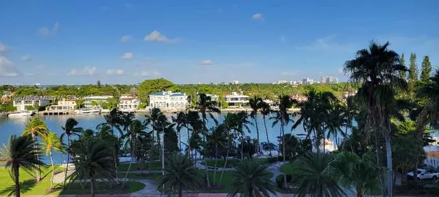 $3,100 | 5401 Collins Avenue, Unit 214, Miami Beach, FL 33140